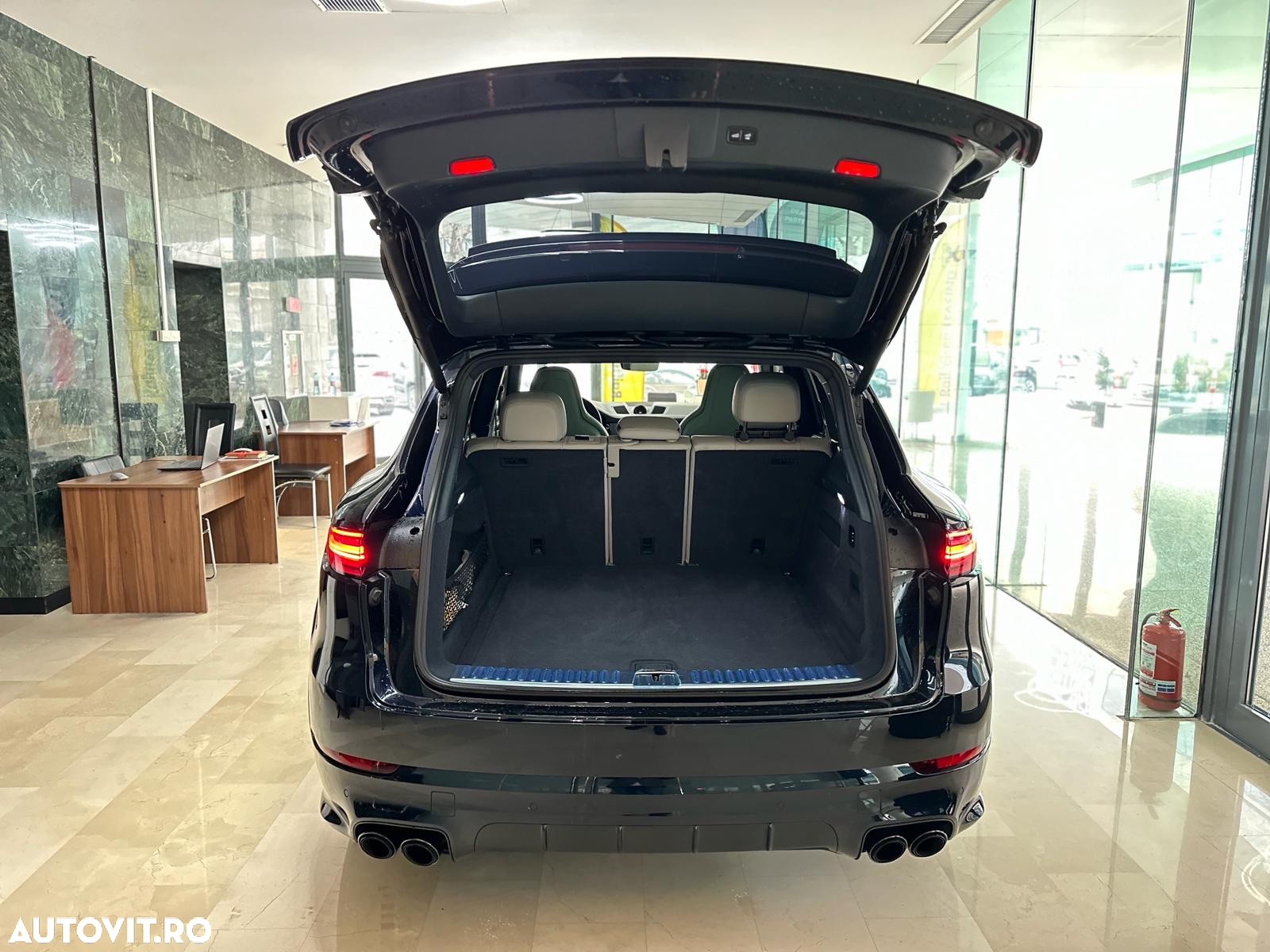 Porsche Cayenne Turbo - 9