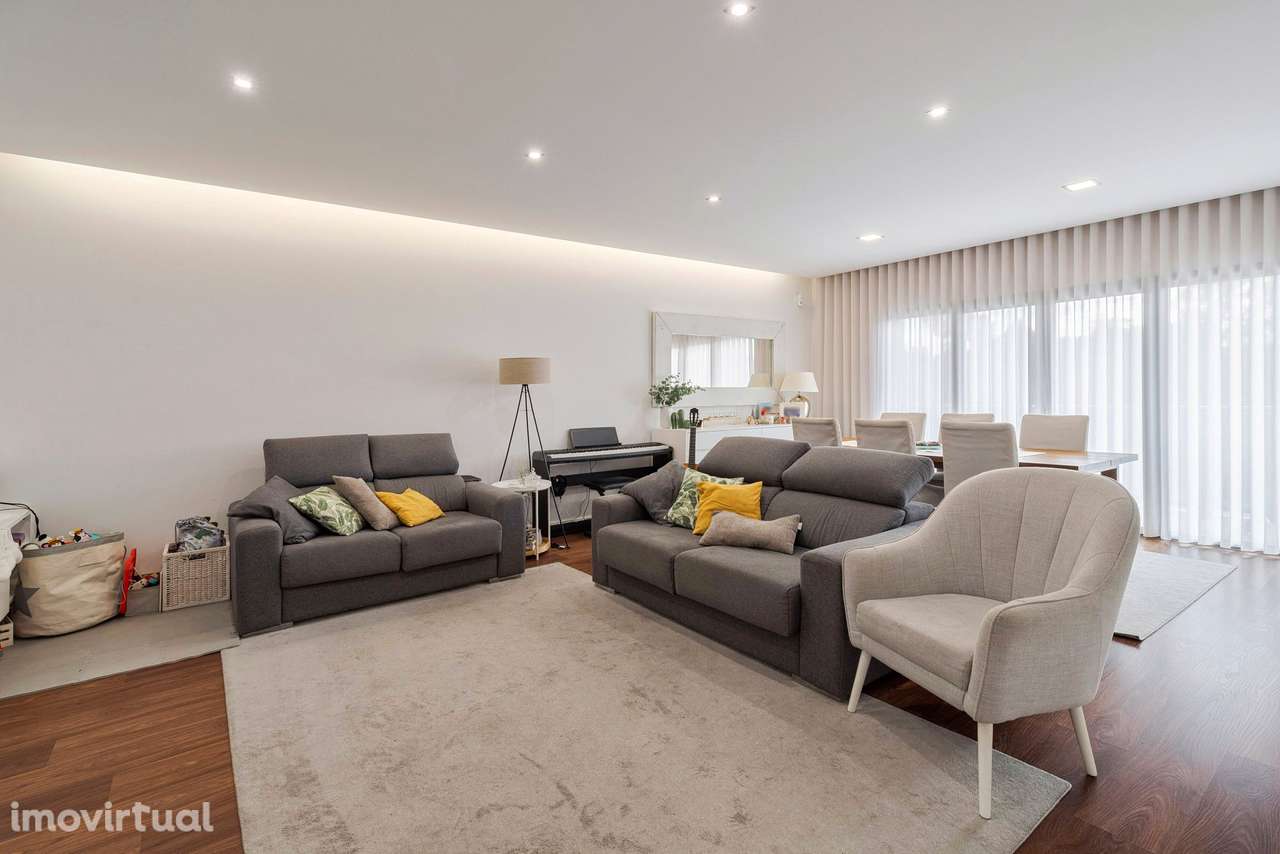 PARQUE LUSO - T3 com box 2 carros - Grande imagem: 3/32