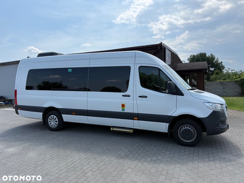 Mercedes-Benz SPRINTER 516 - 8