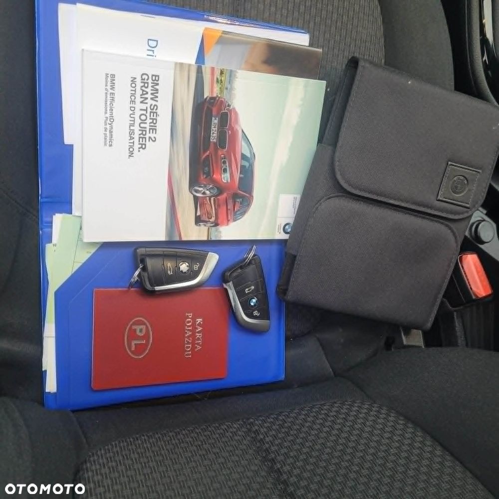 BMW Seria 2 218d - 10