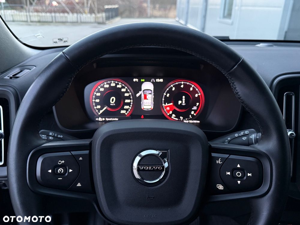 Volvo XC 40 - 38