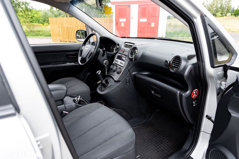 Kia Carens 2.0 EX - 22