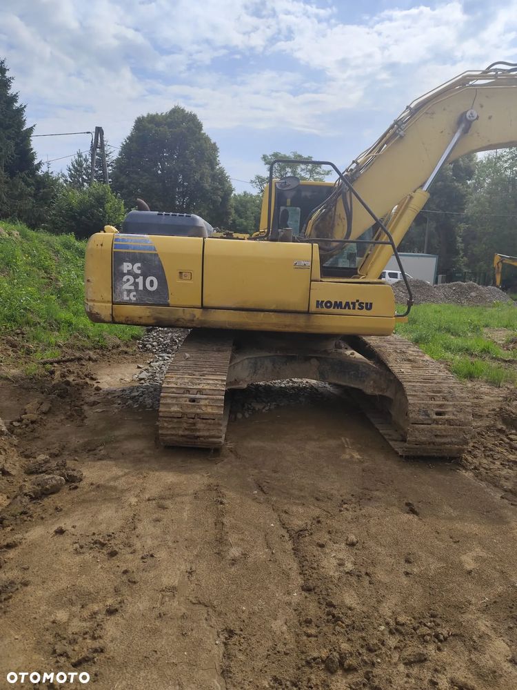 Komatsu PC210 - 2