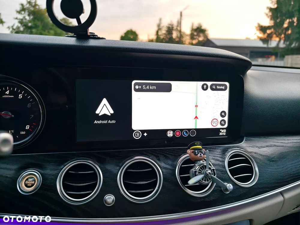 Mercedes-Benz Klasa E 300 9G-TRONIC - 23