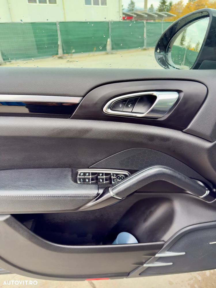 Porsche Cayenne Diesel Platinum Edition - 16