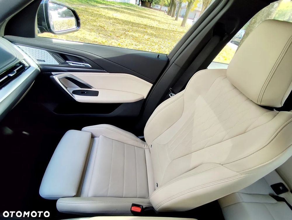BMW iX1 xDrive30 66.5kWh M Sport - 34