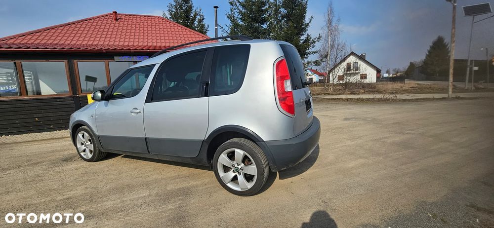 Skoda Roomster 1.2 TSI Scout PLUS EDITION - 4