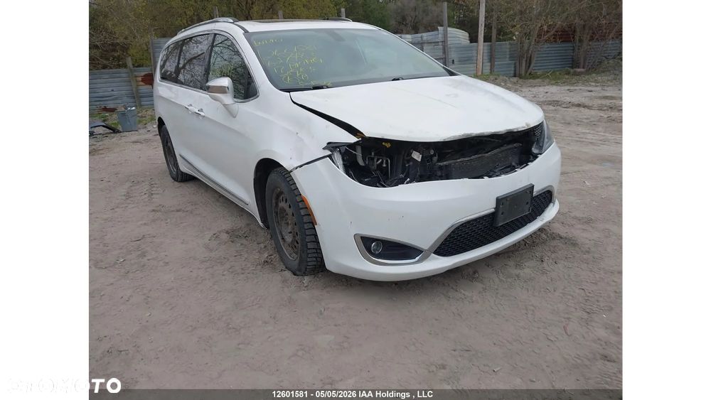 Chrysler Pacifica - 12