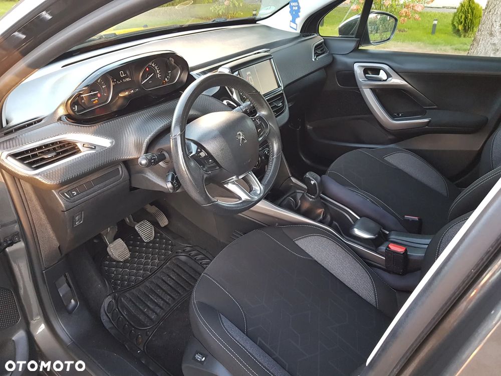 Peugeot 2008 - 8