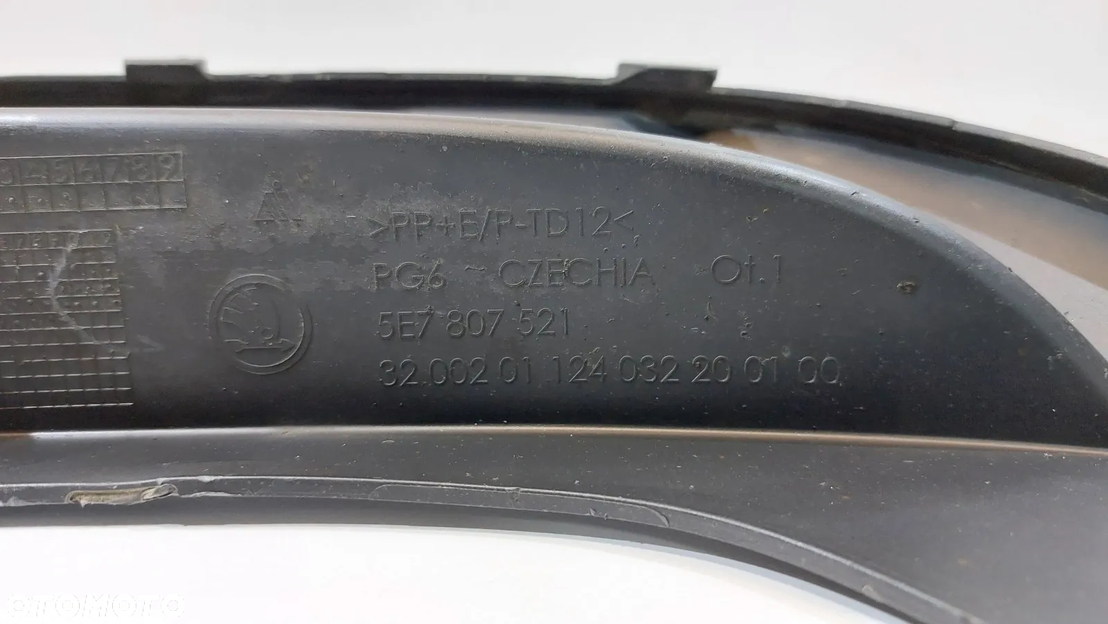 SPOILER DYFUZOR ZDERZAKA TYŁ OCTAVIA IV 19r KOMBI 5E7807521 - 8