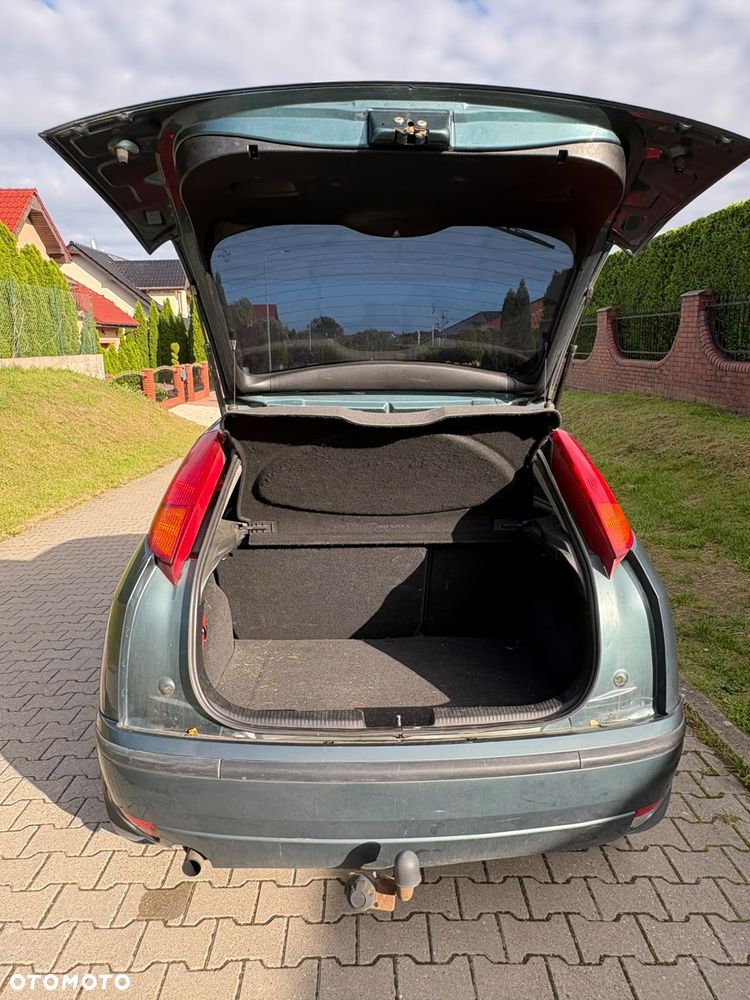 Ford Focus 1.6 Comfort - 11