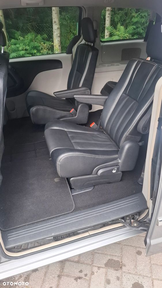 Chrysler Town & Country 3.6 Touring - 15