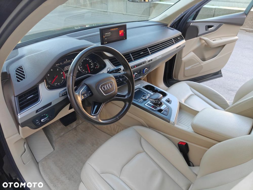Audi Q7 - 10
