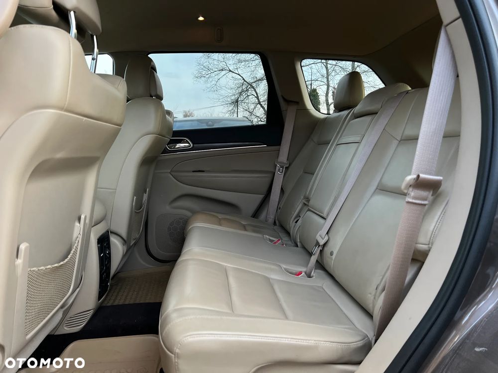 Jeep Grand Cherokee - 30