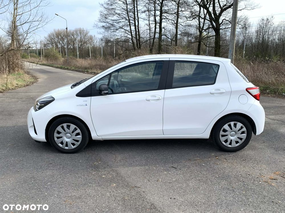 Toyota Yaris Hybrid 100 Active - 4