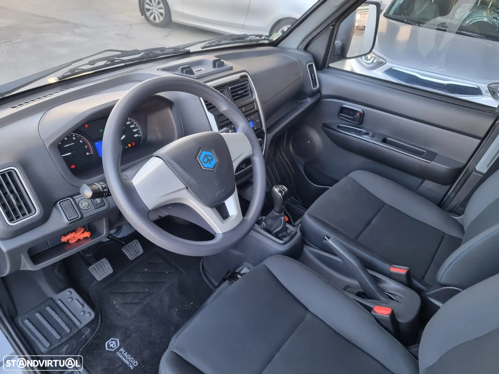 Piaggio NP6 2xRWD LR L2 - LPG +PACK TOP+ CX CARGA+PLATAFORMA - 10