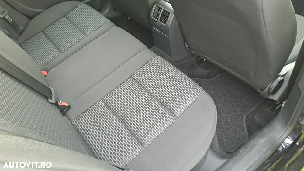 Volkswagen Golf 1.6 TDI BlueMotion Technology Cup - 8