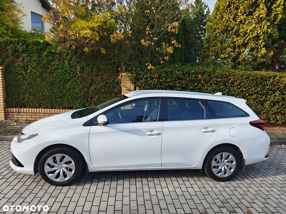 Toyota Auris 2016 photo 4