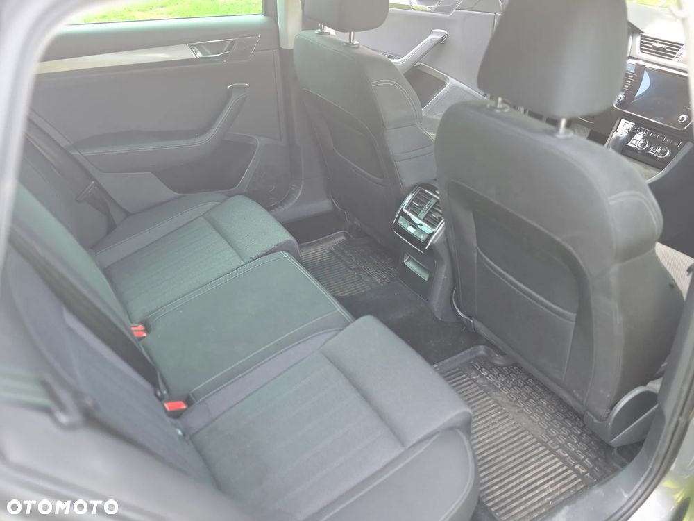 Skoda Superb 2.0 TDI SCR Style DSG - 9