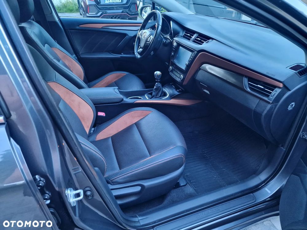 Toyota Avensis 2.0 D-4D Prestige - 14