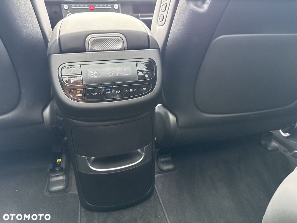 Hyundai IONIQ 9 110kWh Calligraphy AWD - 17