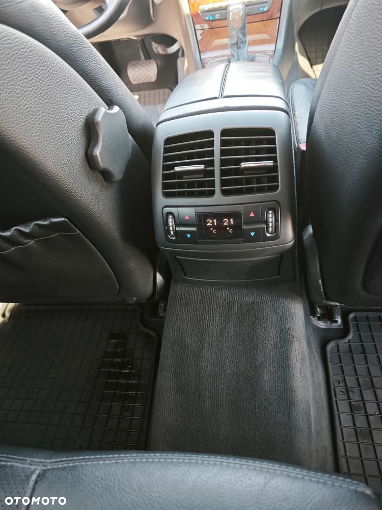 Mercedes-Benz Klasa E 320 T 4-Matic Elegance - 27