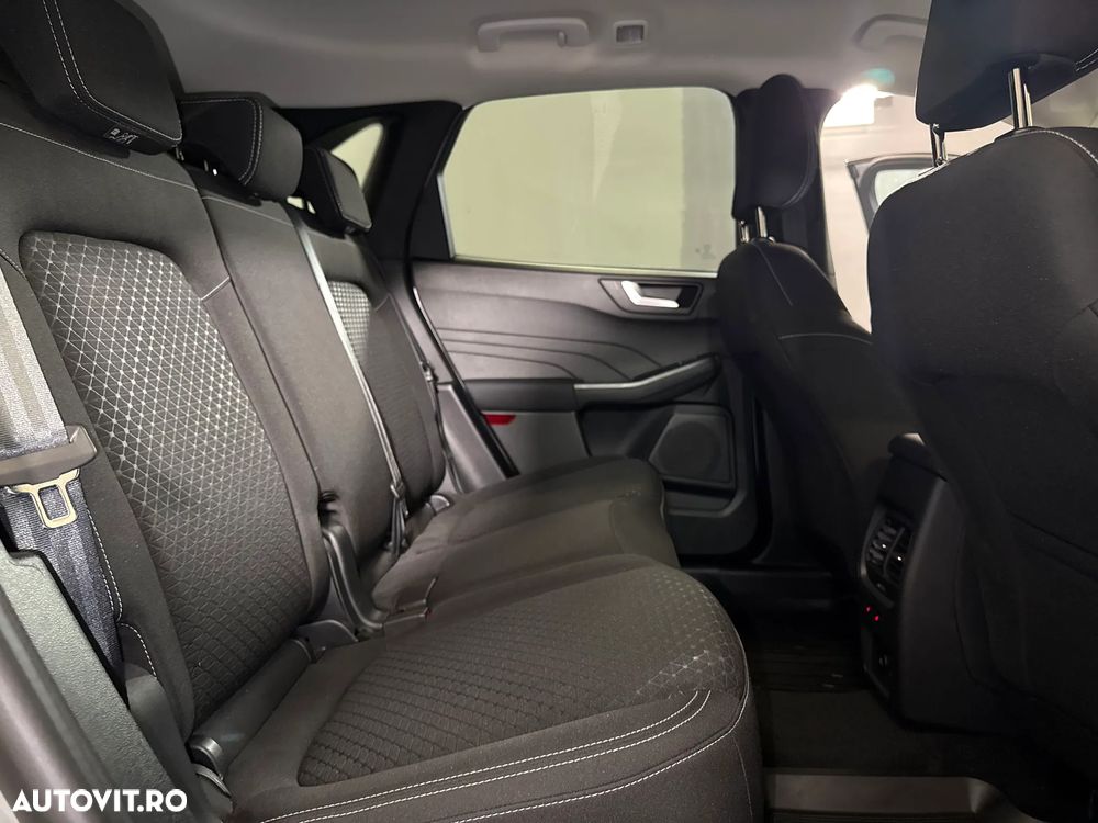 Ford Kuga - 12