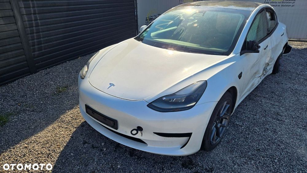 Tesla Model 3 - 23