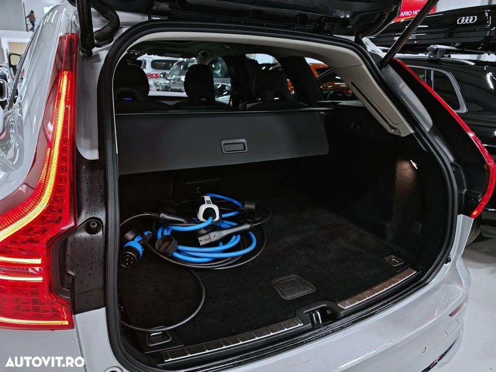 Volvo XC 60 T6 AWD Recharge Geartronic Inscription - 32