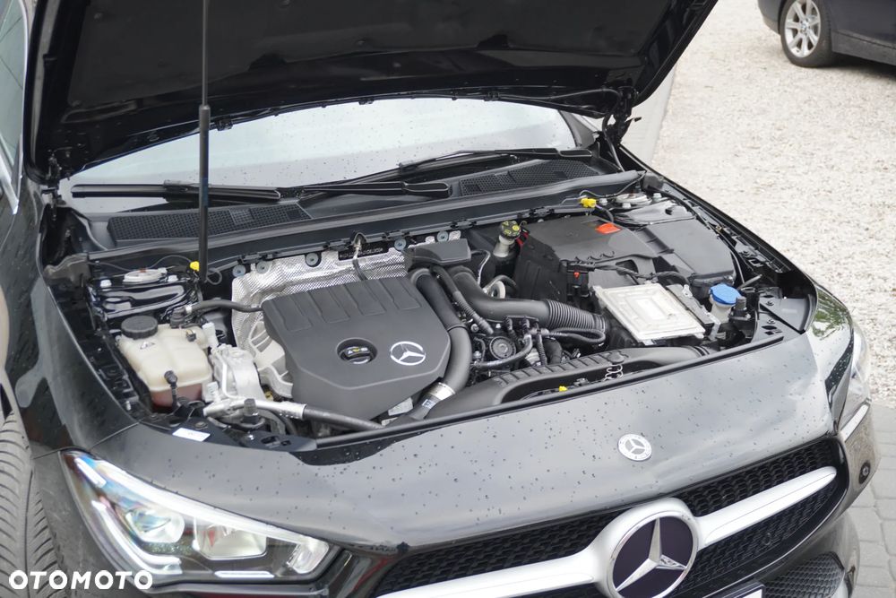 Mercedes-Benz CLA 180 7G-DCT Edition Progressive Line - 34