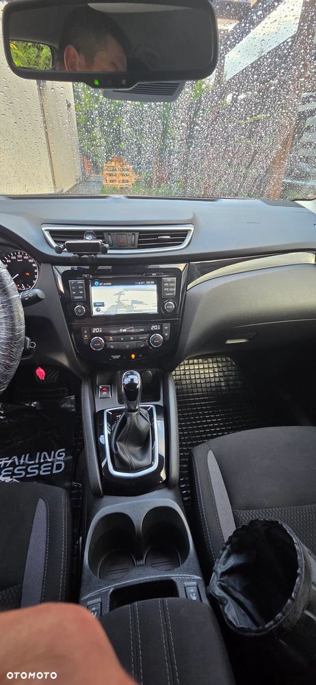 Nissan Qashqai 1.2 DIG-T Xtronic ACENTA - 16