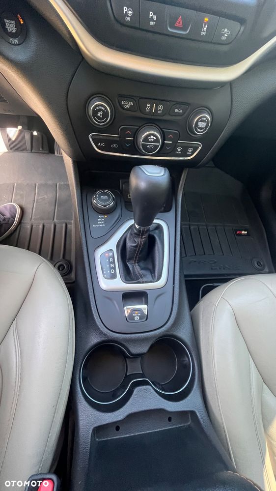 Jeep Cherokee 3.2 V6 Pentastar Active Drive I Automatik Limited - 21