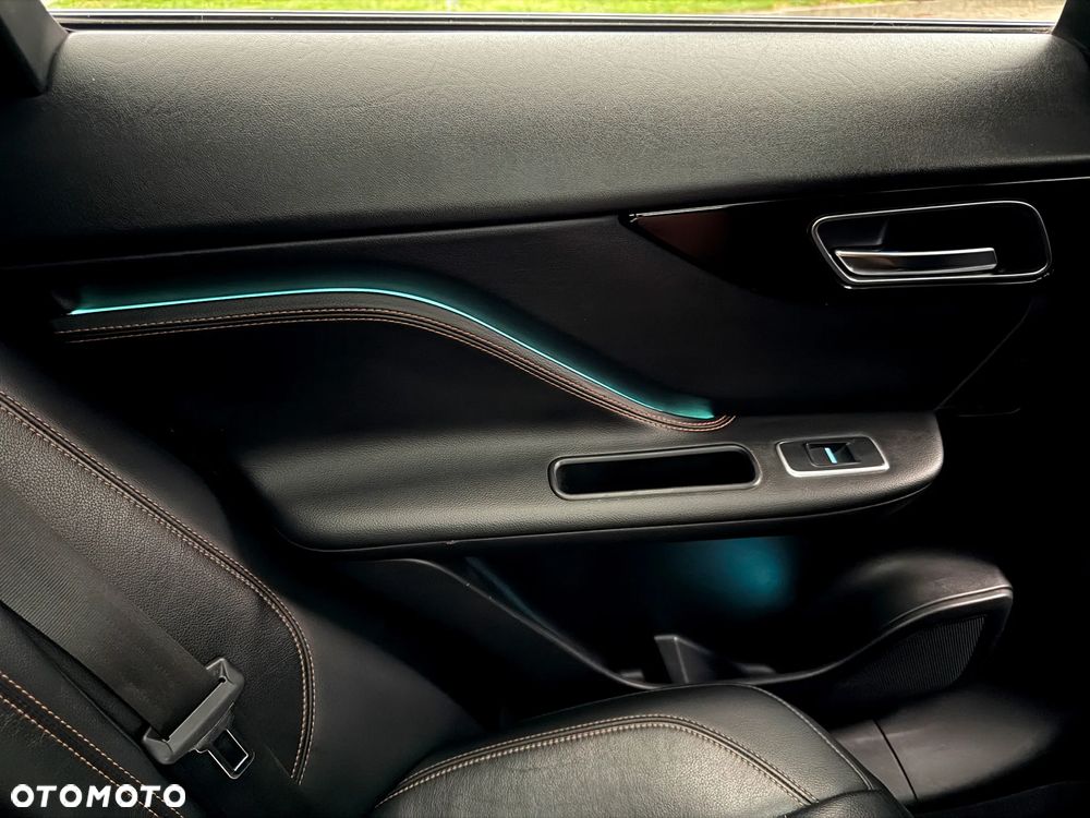 Jaguar F-Pace 2.0 i4D RWD Prestige - 26