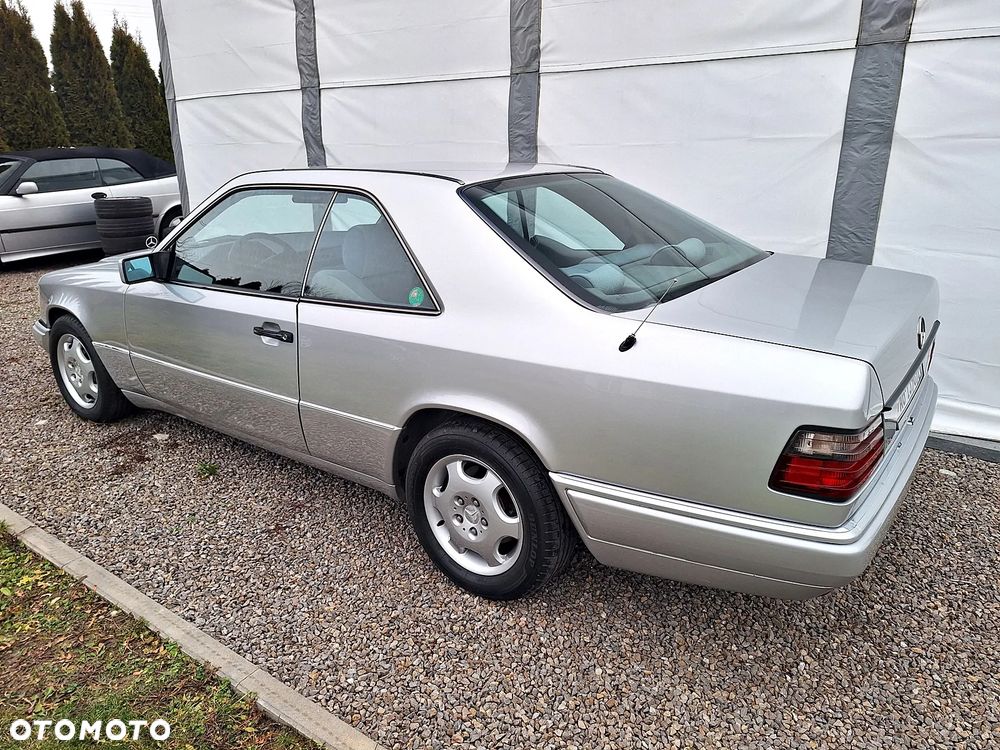 Mercedes-Benz W124 (1984-1993) - 12