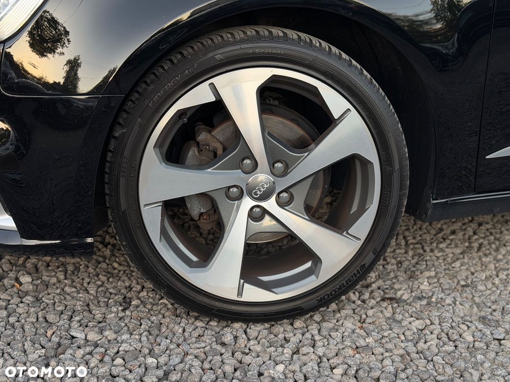 Audi A3 Sportback 2.0 TDI S line Sportpaket - 4