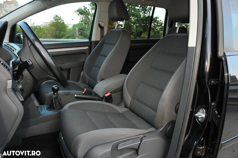 Volkswagen Touran 1.6 TDI DPF Highline - 15