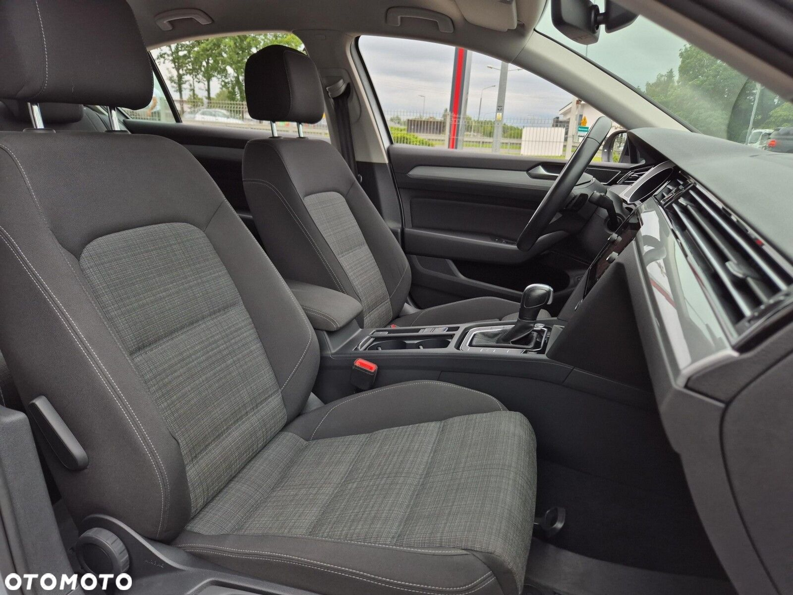Volkswagen Passat 2.0 TSI Business DSG - 13