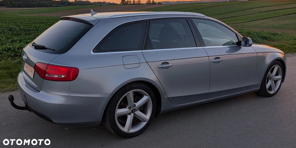 Audi A4 Avant 2010 photo 4