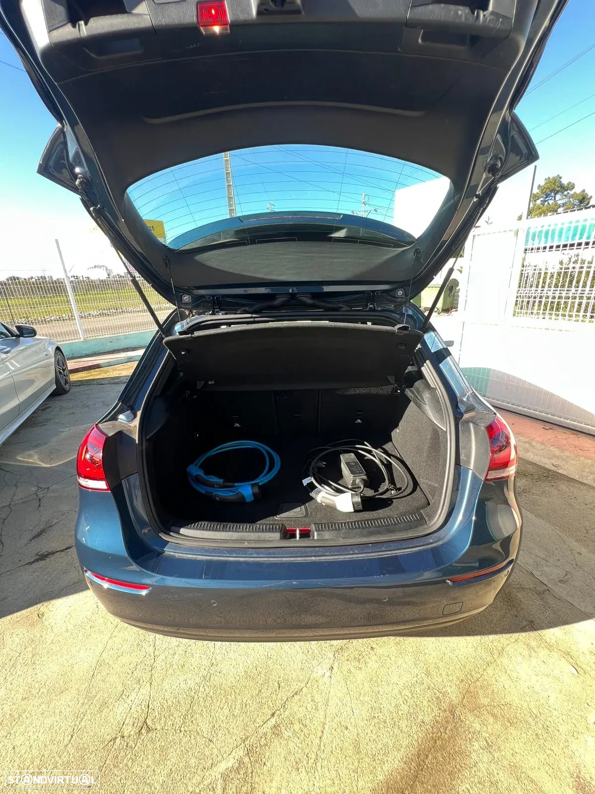 Mercedes-Benz A 250 e Style Plus - 37