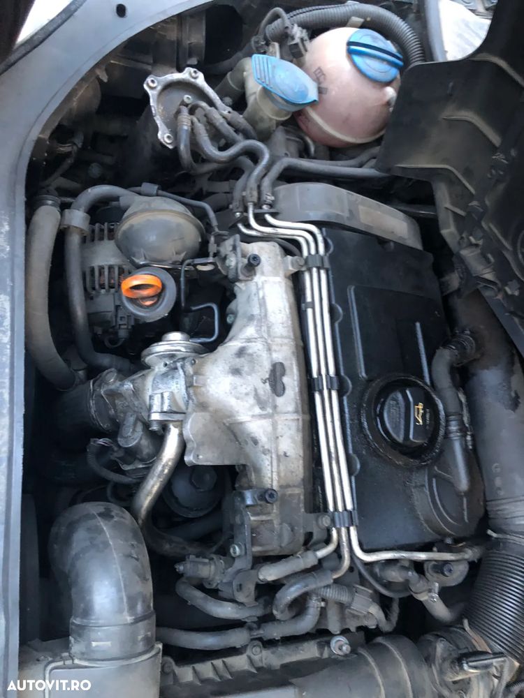 Dezmembrez VW Volkswagen Golf 5 verde hatchback 2.0 BKD - 5