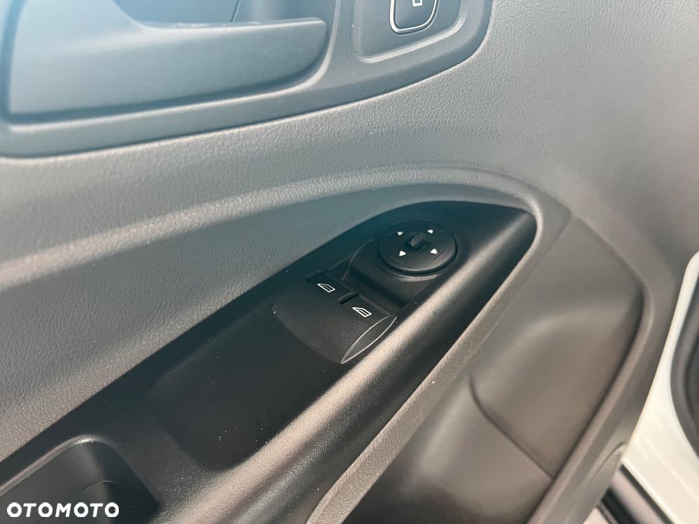 Ford Connect - 25
