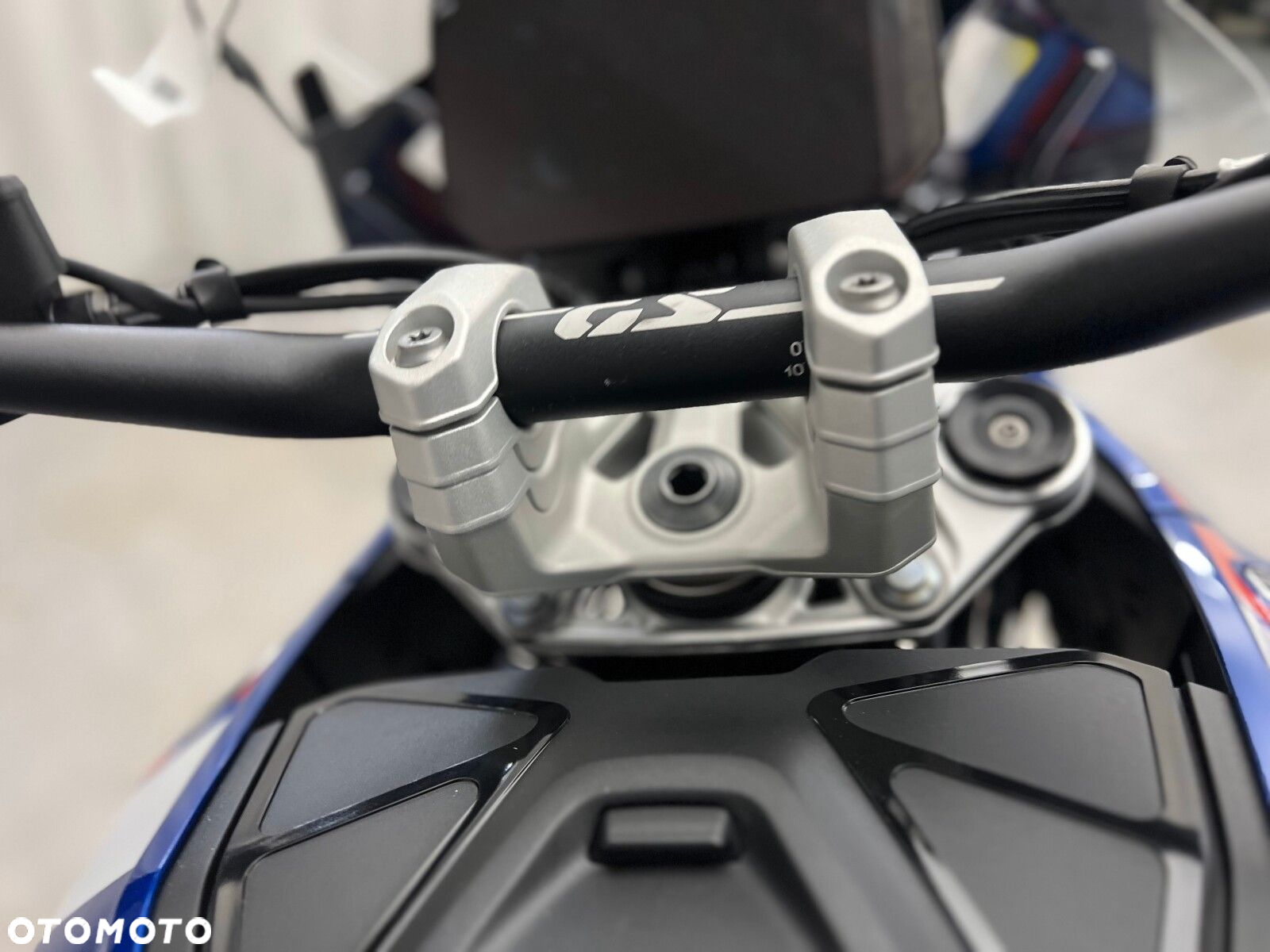 BMW R - 8