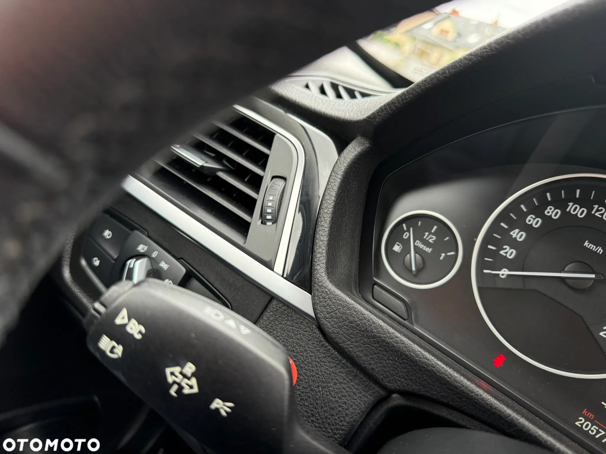 BMW Seria 3 318d Touring Sport Line - 40