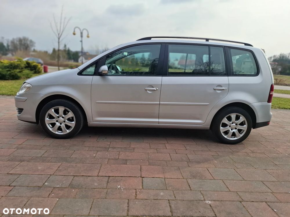 Volkswagen Touran 1.9 TDI DPF Highline - 3