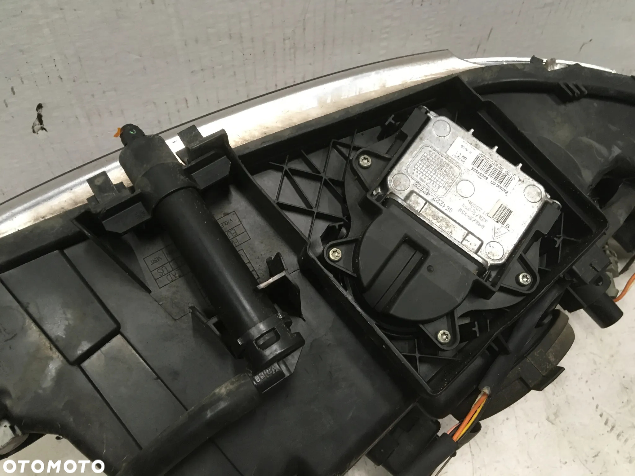 VOLVO S60 II V70 III 04- REFLEKTOR PRAWY LEWY LAMPA LEWA XENON - 2
