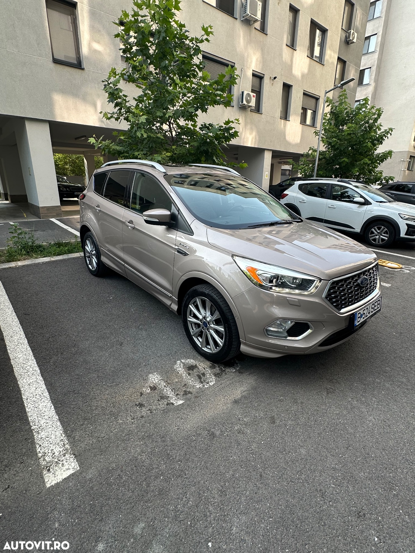 Ford Kuga 2.0 TDCi 4WD Powershift Vignale - 3