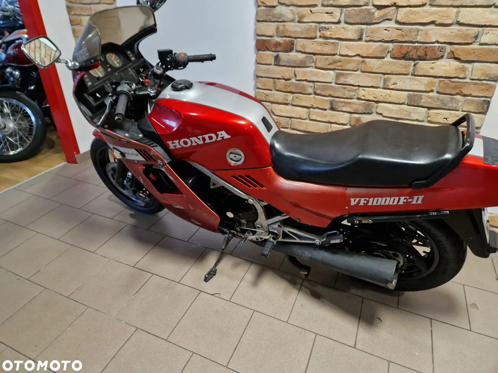 Honda VF - 10