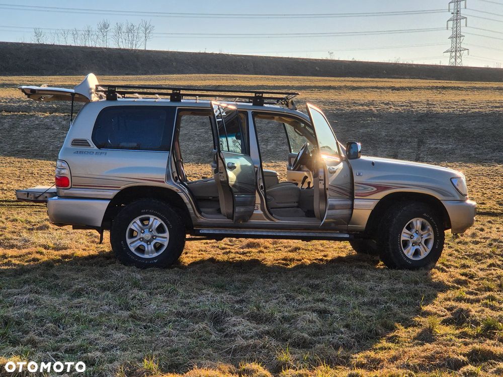 Toyota Land Cruiser - 30