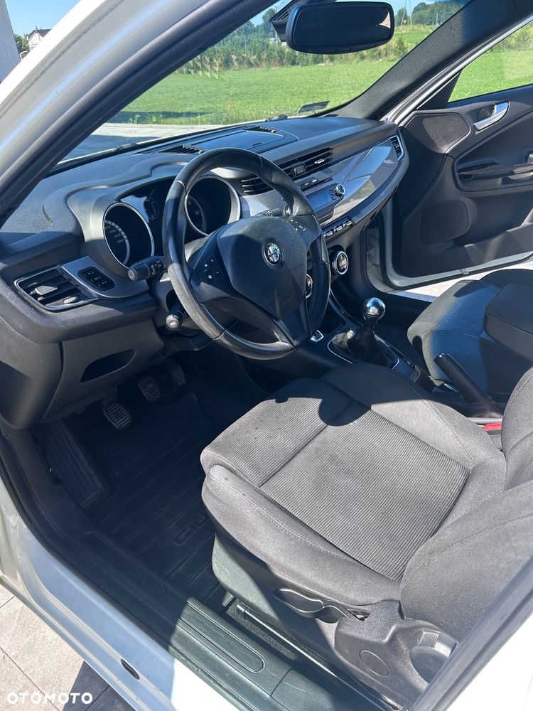Alfa Romeo Giulietta 1.6 JTDM Distinctive - 10