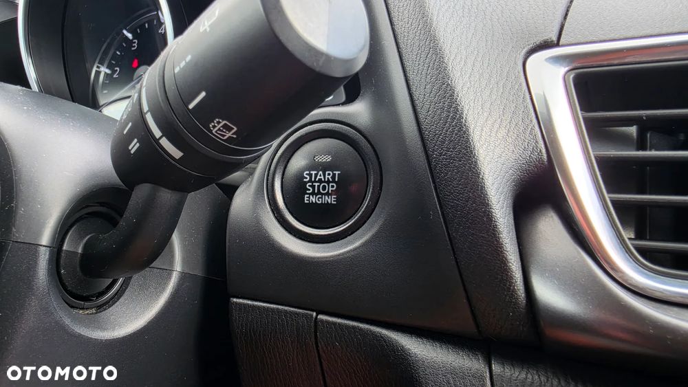 Mazda 3 1.5 D Skypassion - 32